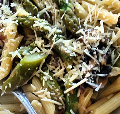 Penne with Asparagus and Mushrooms {Vegan}