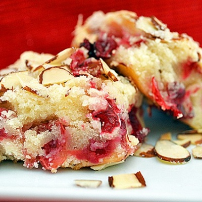 Cranberry Almond Streusel Christmas Cake {Vegan}