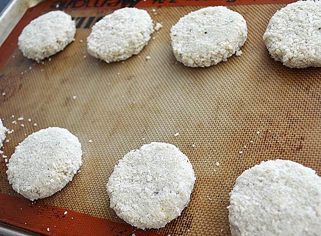 Cauliflower Cakes with Sour Cream Herb Sauce {Vegan}