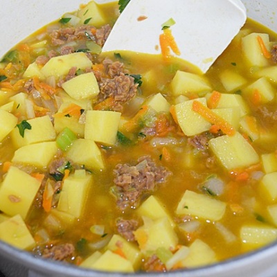 Vegan Cheeseburger Soup - TheVegLife