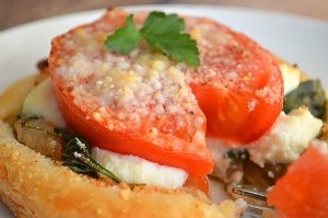 Tomato, Spinach and Ricotta Tart {Vegan} - TheVegLife