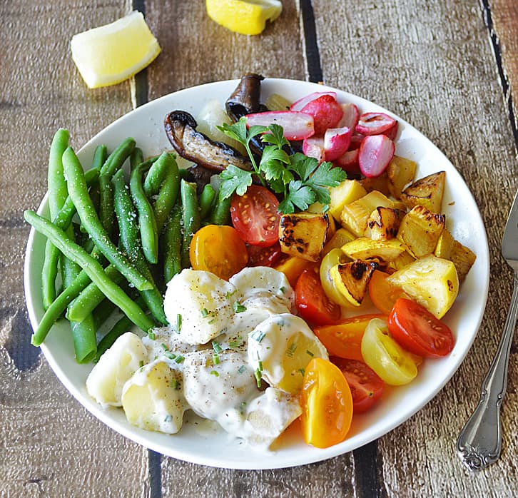 roasted-vegetable-salad-plate-theveglife