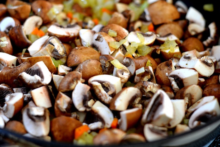 Vegan Mushroom Stuffing - TheVegLife