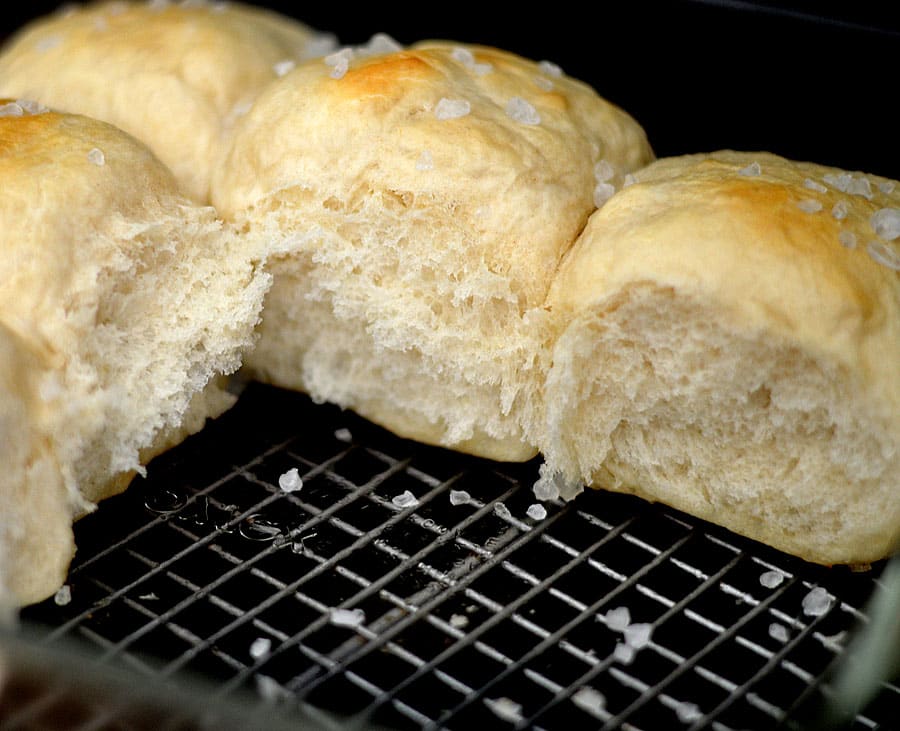 One Hour Soft Dinner Rolls With Sea Salt Theveglife