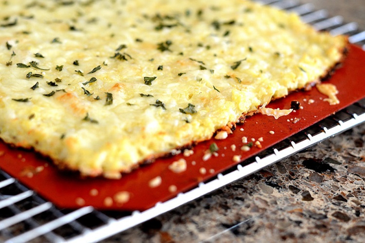 Low Carb Cauliflower Breadsticks {Vegetarian} TheVegLife