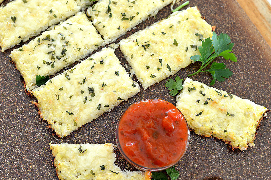 Low Carb Cauliflower Breadsticks {Vegetarian}