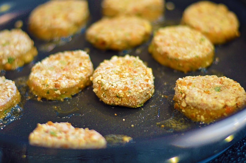 Veggie Nuggets with Vegan Honey Mustard Dipping Sauce