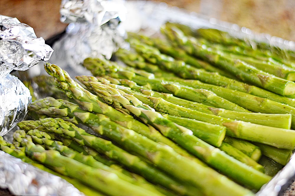 Vegan Roasted Garlic Asparagus Soup