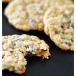 Easy Vegan Oatmeal Raisin Cookies