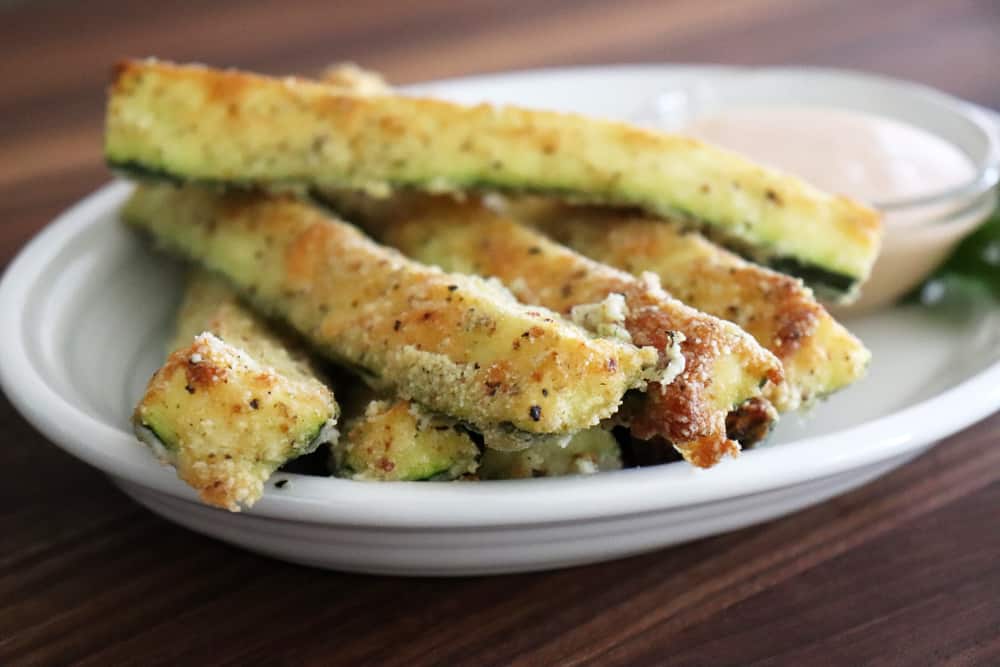 close up of baked parmesan zucchini