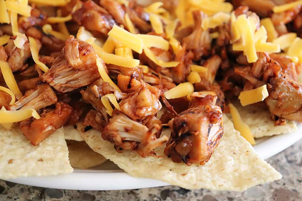 Adding cheese to the Barbecue jackfruit