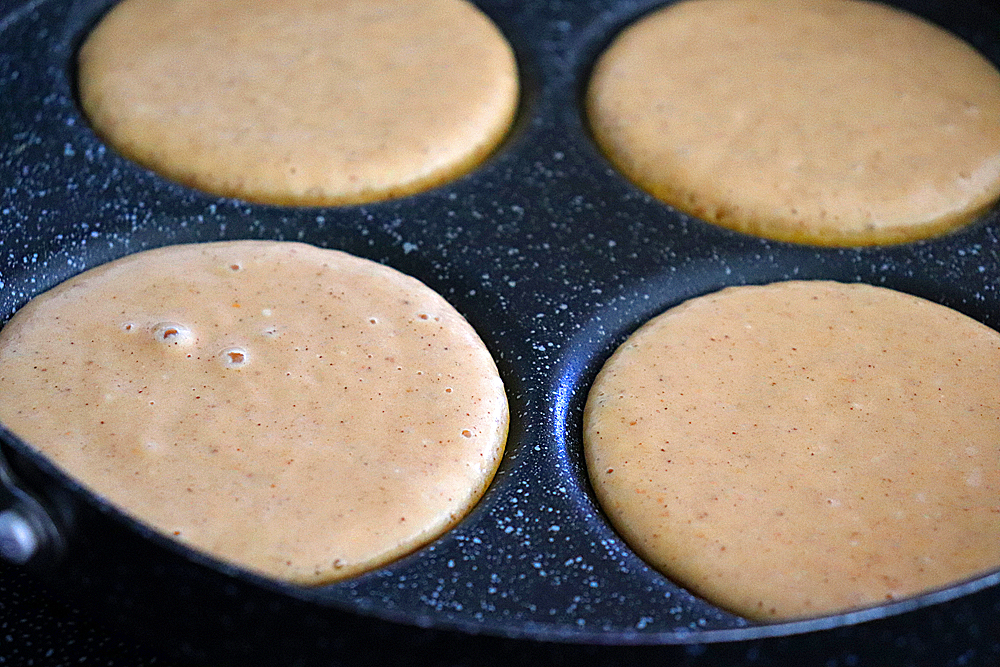 Cooking the Quick and Easy Vegan Pumpkin Pancakes