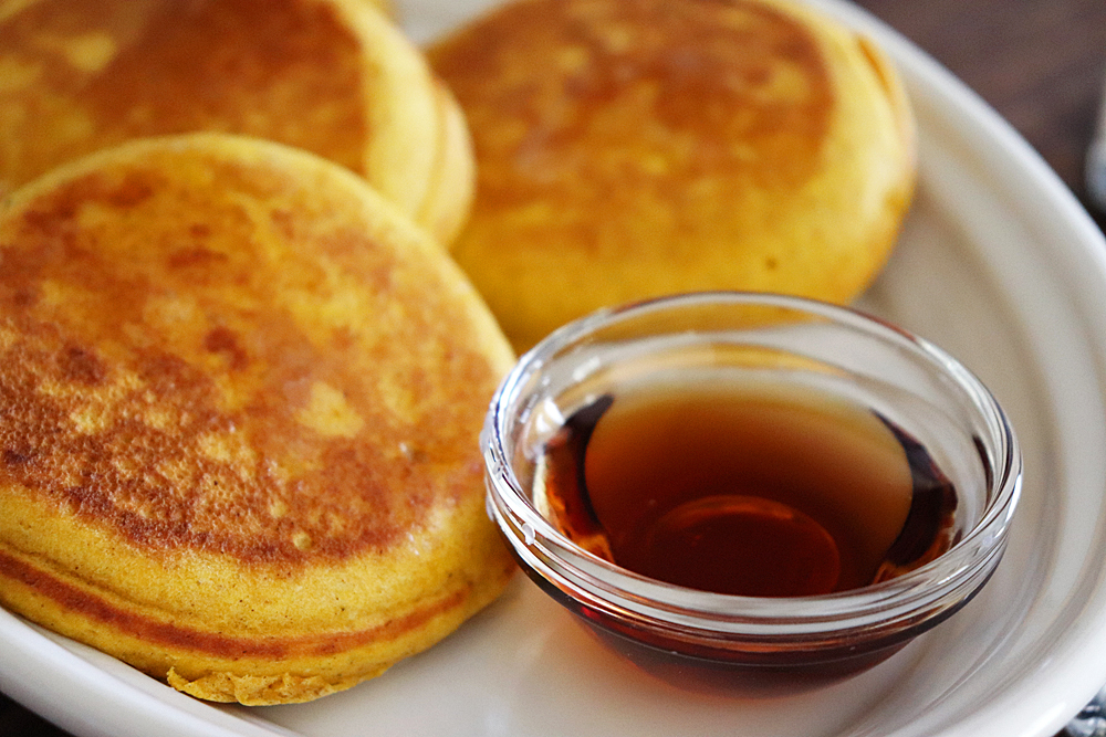 Quick and Easy Vegan Pumpkin Pancakes