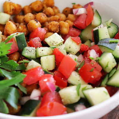 Mediterranean Salad with Roasted Spiced Chickpeas