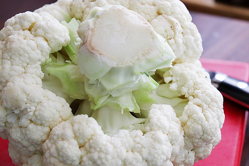Trim the cauliflower stem