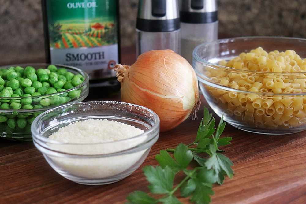 Ingredients for Easy Pasta with Peas (Pasta e Piselli)