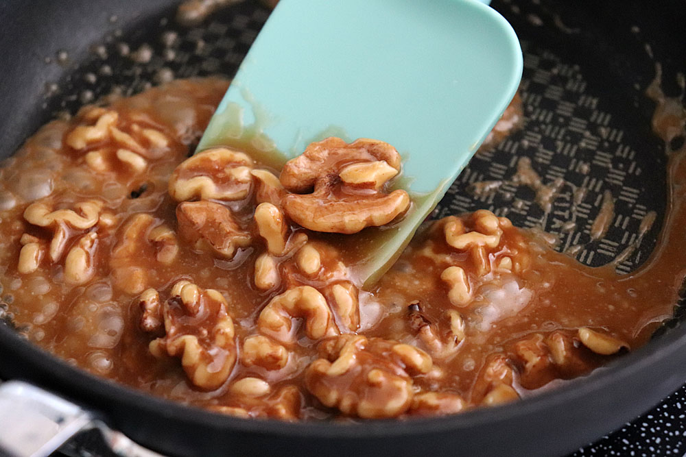 Carmelized walnuts