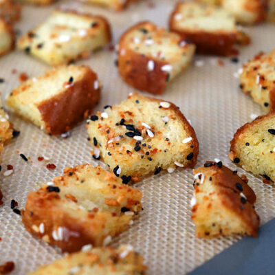 Easy Everything Bagel Croutons