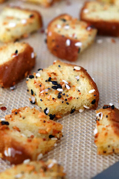 Easy Everything Bagel Croutons